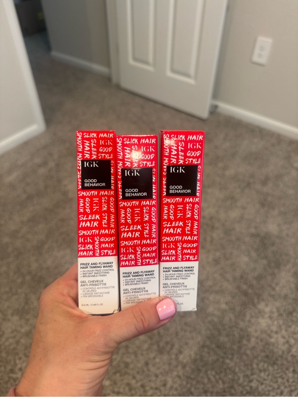 IGK Good Behavior Frizz & Flyaway Wand